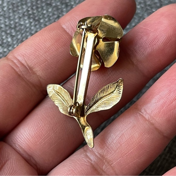 Vintage | Stem Rose with Green Gemstone Gold Tone Brooch Pin - Picture 3 of 11